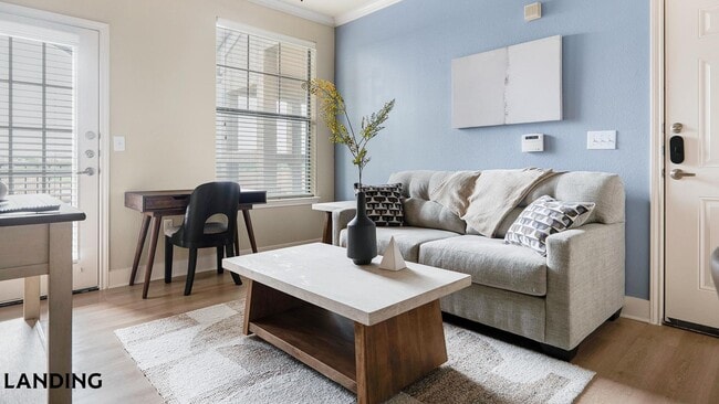 Building Photo - 7500 I-35 Unit 248