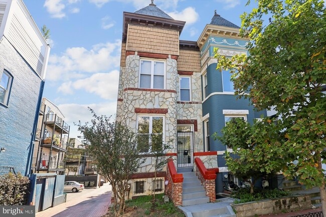 Building Photo - 14 Seaton Pl NW