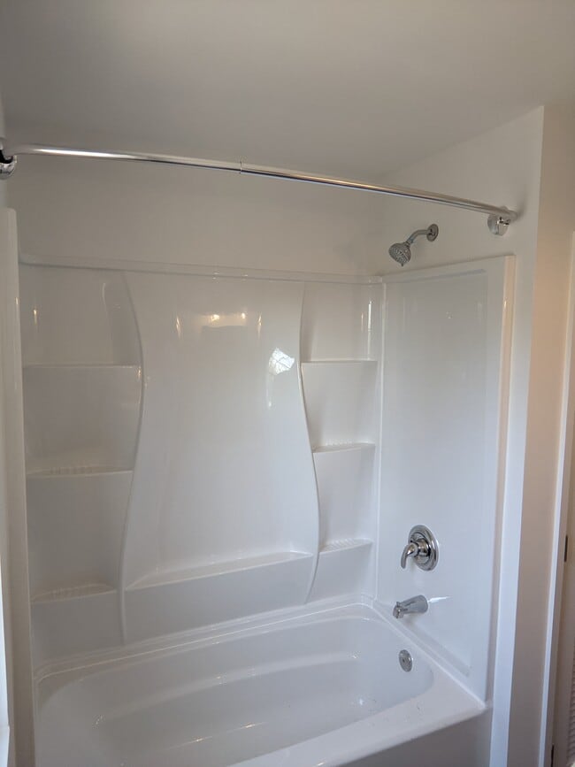 Photo - 113 Wayne Pl SE