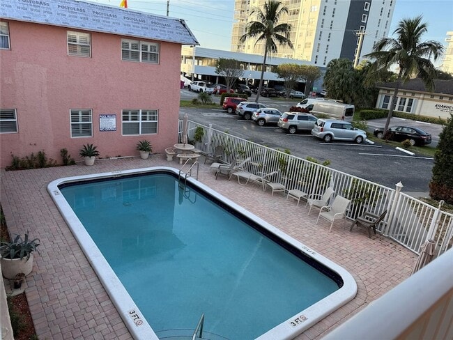 Photo - 1450 N Riverside Dr Unit 208