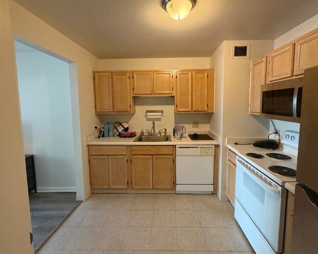 Photo - 200 N Dearborn St Unit 2405