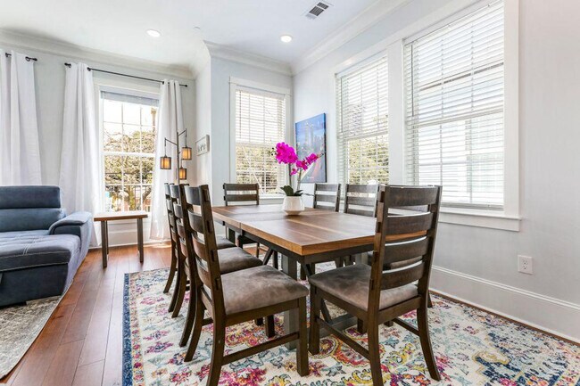 Photo - 1216 Carondelet St Unit ID1269941P