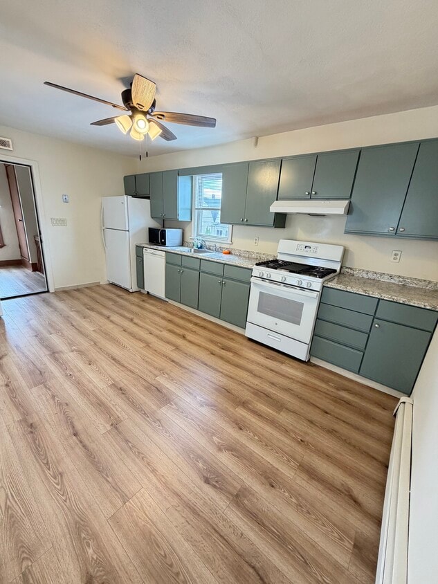Floor Plan - 54 Eastern Ave