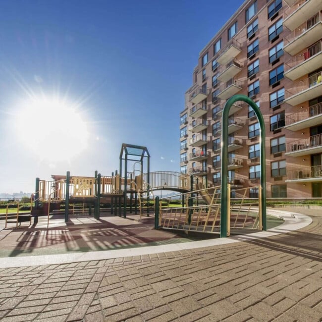 Building Photo - 330 River St Unit SI ID1055555P