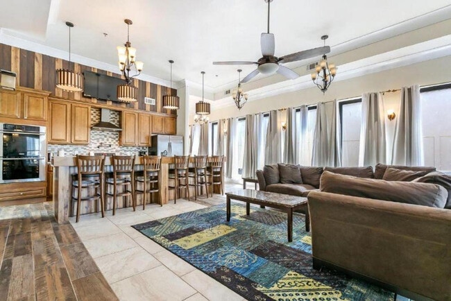 Photo - 1818 Carondelet St Unit SI FL3-ID1269243P