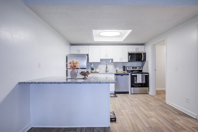 Photo - Redwood Hollow