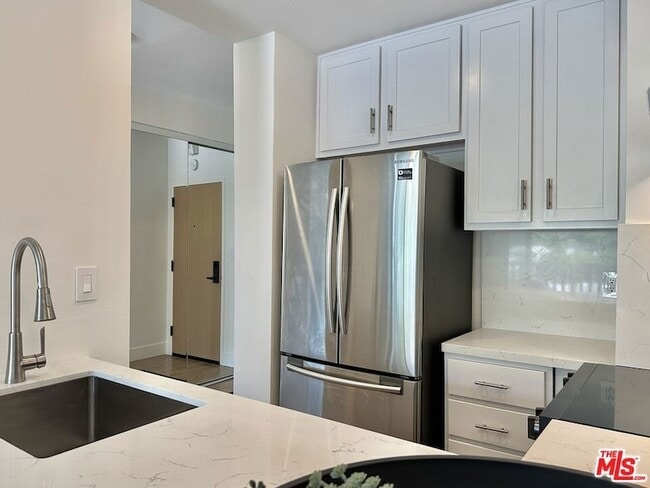 Photo - 999 N Doheny Dr Unit 904