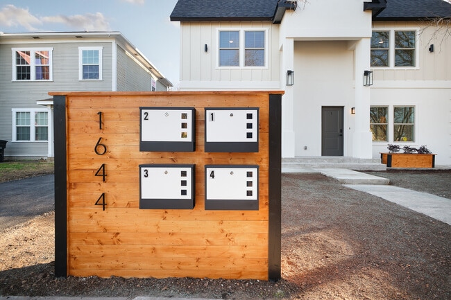 Photo - Mistletoe Manor