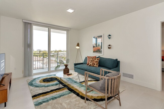 Building Photo - 1710 SW 27th Ave Unit ID1272078P