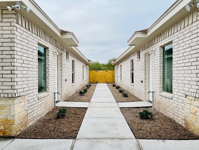 Photo - 1201 W Garfield Ave Unit 3