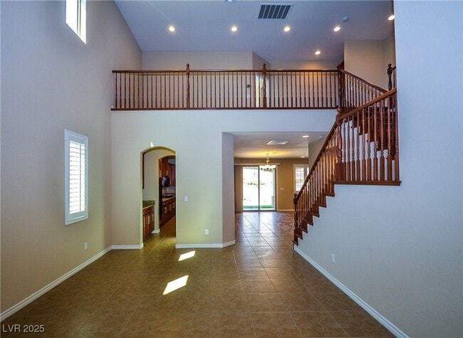 Photo - 685 Catalina Aisle St