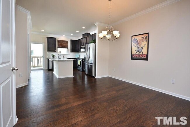 Photo - 1108 Finch Ct