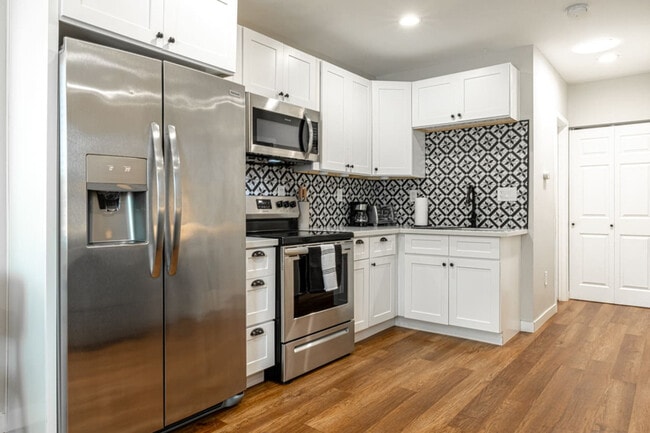 Photo - 4349 Oxford St Unit SI ID1496400P