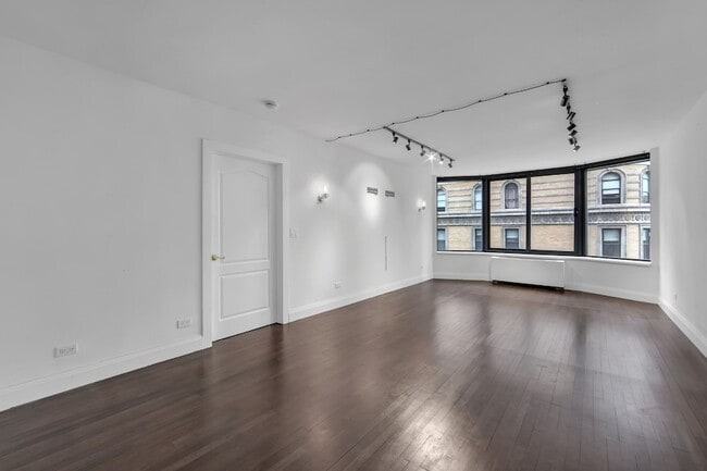 Photo - 155 W 70th St Unit 11C