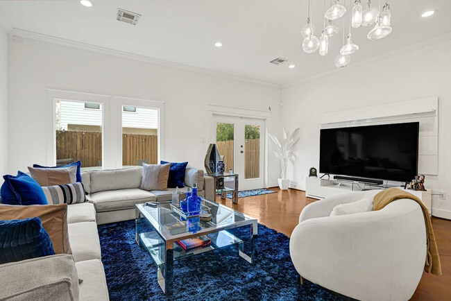 Photo - 5522 Larkin St Unit SI ID1056420P