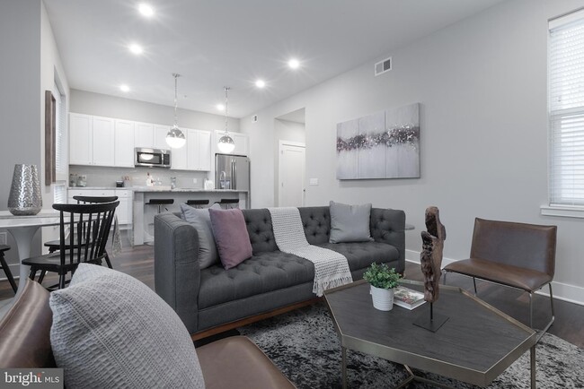 Photo - 1555 Ridge Ave Unit 402