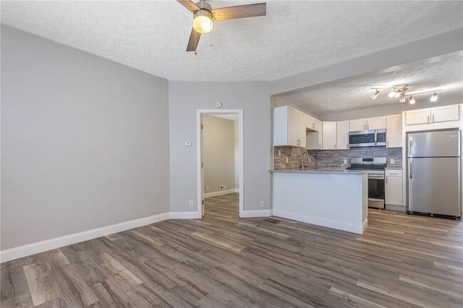 Photo - 539 S Monroe St Unit 1