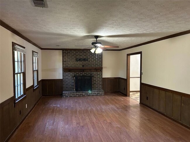 Photo - 1530 Oleander Dr SW