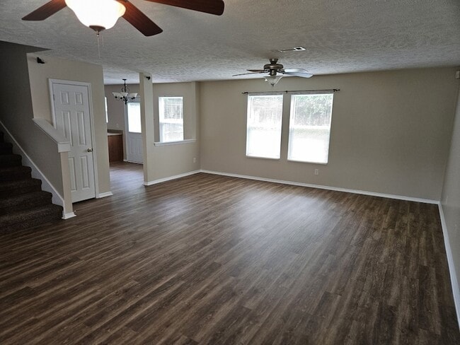 Photo - 1152 Seven Oaks Blvd