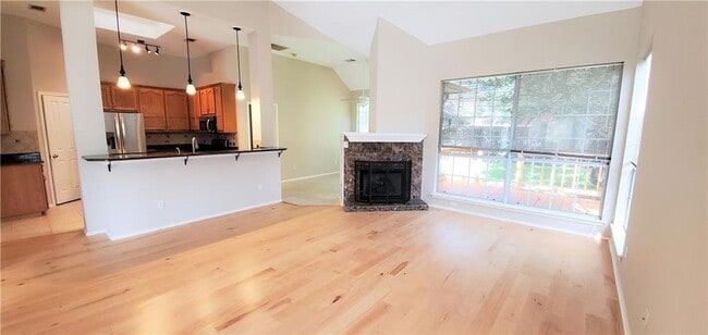 Photo - 1802 White Oak Cove