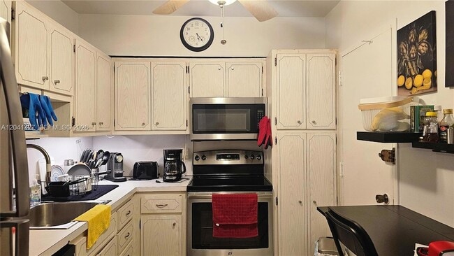 Building Photo - 1980 S Ocean Dr Unit 6B