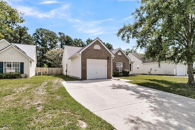 Photo - 124 Dovetail Cir