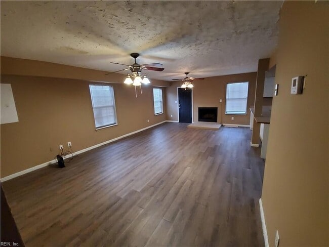 Photo - 1536 W 40th St