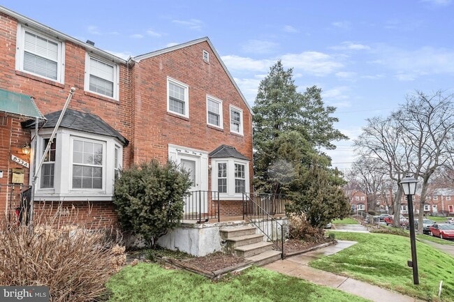 Photo - 8336 Wyton Rd