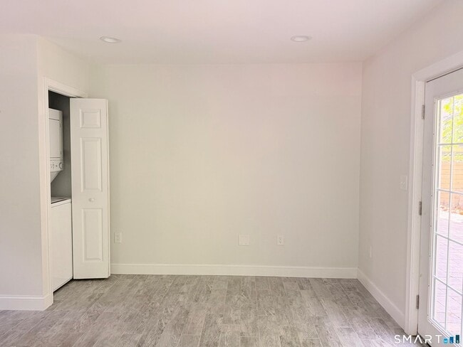 Photo - 1083 Whalley Ave