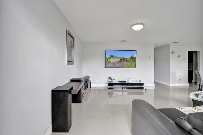 Photo - 3322 McKinley St