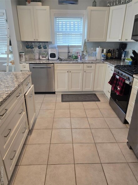 Photo - 359 E Pine St