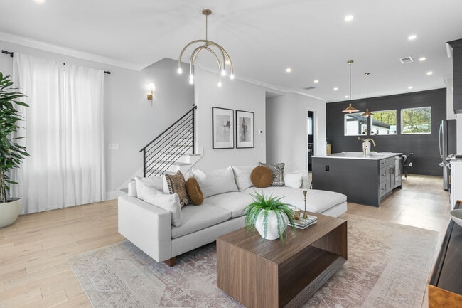 Photo - 798 Bender St SW Unit ID1075536P