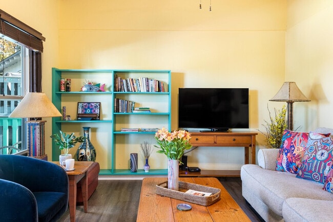 Building Photo - 2307A Trailside Dr Unit SI ID1054221P