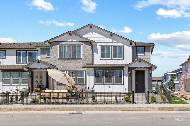 Building Photo - 4242 W Perspective St