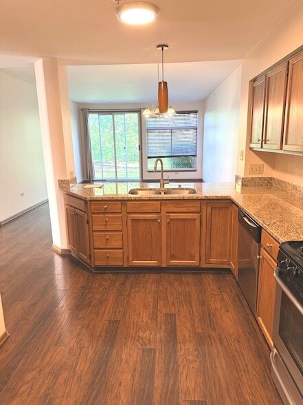 Photo - 1159 E Addison Ave