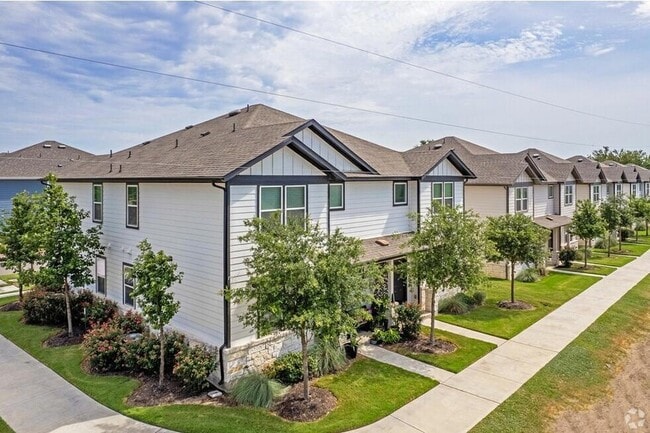 Photo - 705 Horseshoe Dr