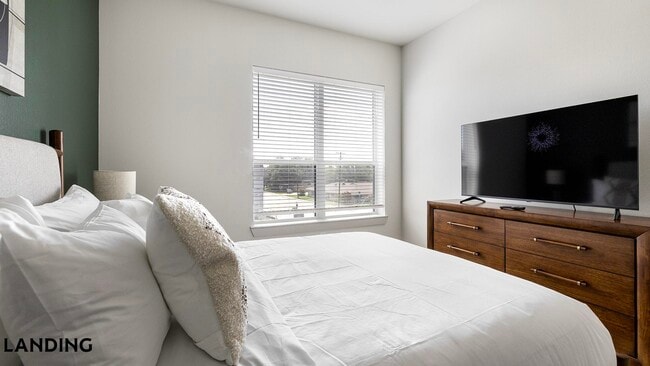 Photo - 1345 E 15th St Unit 228