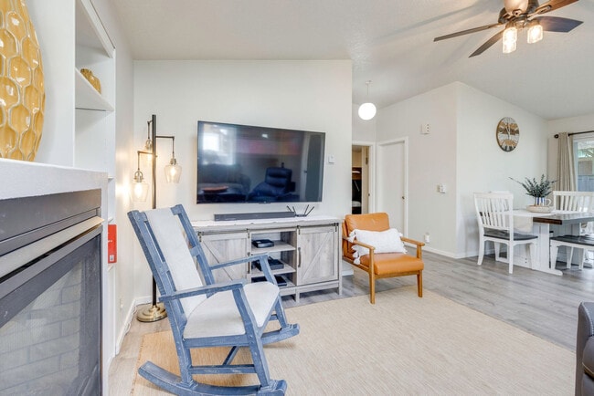 Photo - 1643 S Edgewood St Unit SI ID1590409P