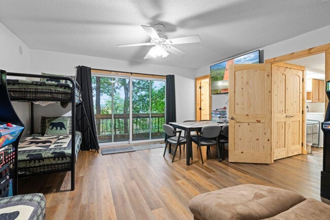 Building Photo - 2140 Battle Hill Rd Unit ID1367038P