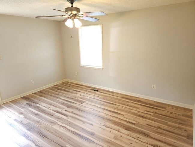 Photo - 1676 Ragland Ln Unit 1678
