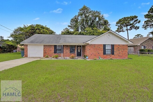 Building Photo - 703 Woods Ct