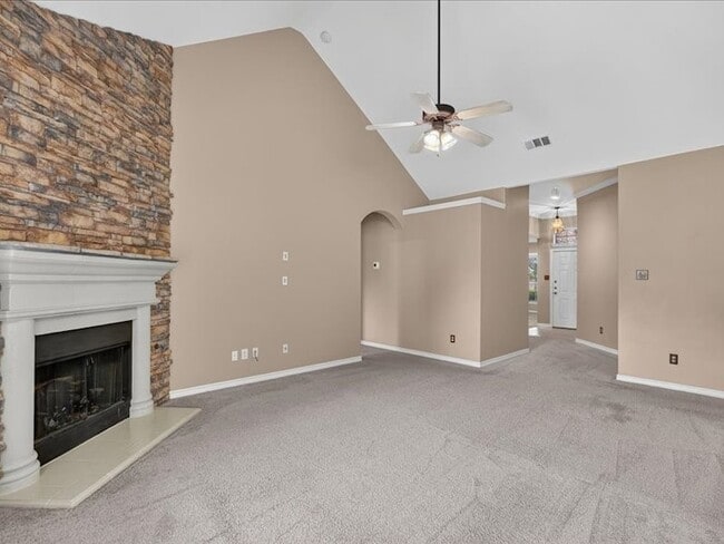 Photo - 5912 Meadowglen Dr