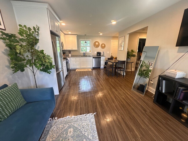 Building Photo - 119 Perry Rd Unit ID1252922P