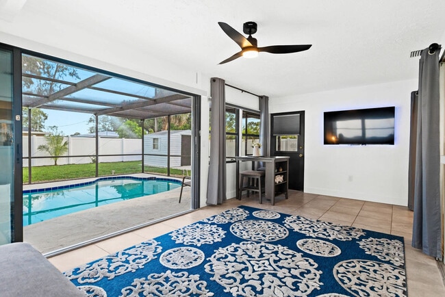 Building Photo - 1311 Cypress Ave Unit ID1346495P