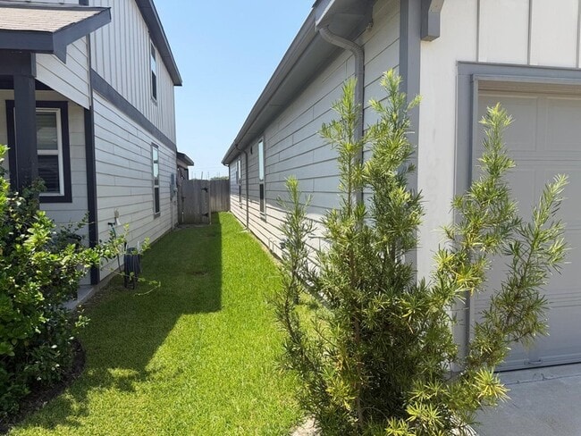 Photo - 16039 Kingfield Haven Dr