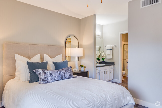 2BR, 2BA - 1,260SF - Allegro Apartments