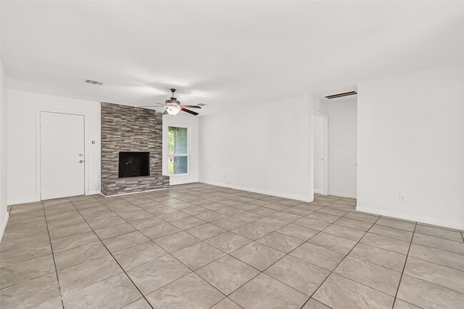 Photo - 29311 Raestone St