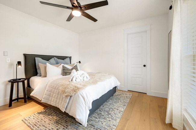 Photo - 1806 SW D St Unit ID1221910P