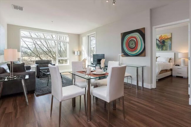 Photo - 908 Rich Ave Unit ID1343876P