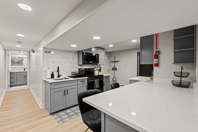 Photo - 651 Columbia Rd NW Unit SI ID1511068P